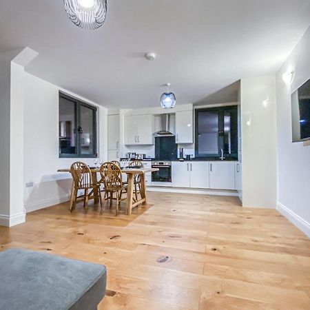 2 Bedroom City Centre Apartment With Parking Bedford Exteriér fotografie